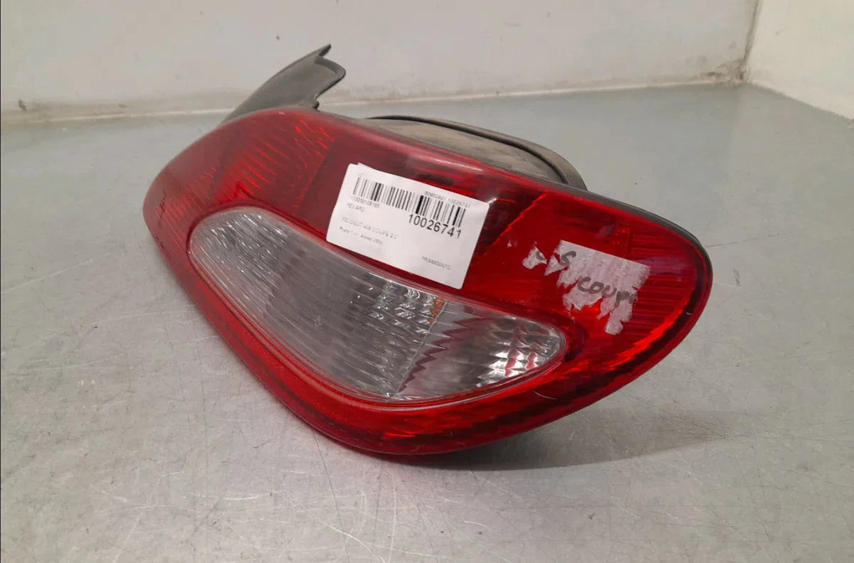 Feu arrière droit PEUGEOT 406 COUPE  2.2 HDI 133ch occasion