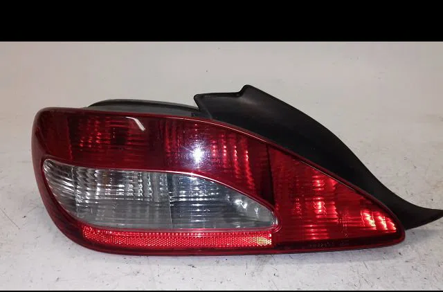 Feu arrière droit Peugeot 406 Coupé (8C) 2.0 16v (1997-2004) 2 portes occasion
