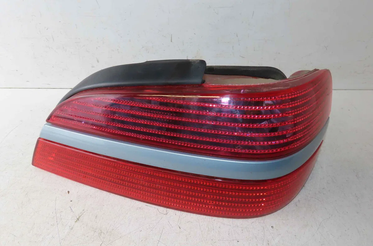 Feu arrière droit PEUGEOT 406 occasion