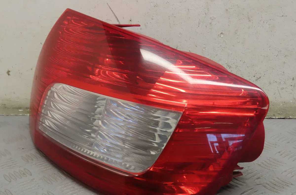 Feu arrière droit Peugeot 407 (6D_) 1.6 hdi 110 (6d9hzc, 6d9hyc) (2004-2010) occasion