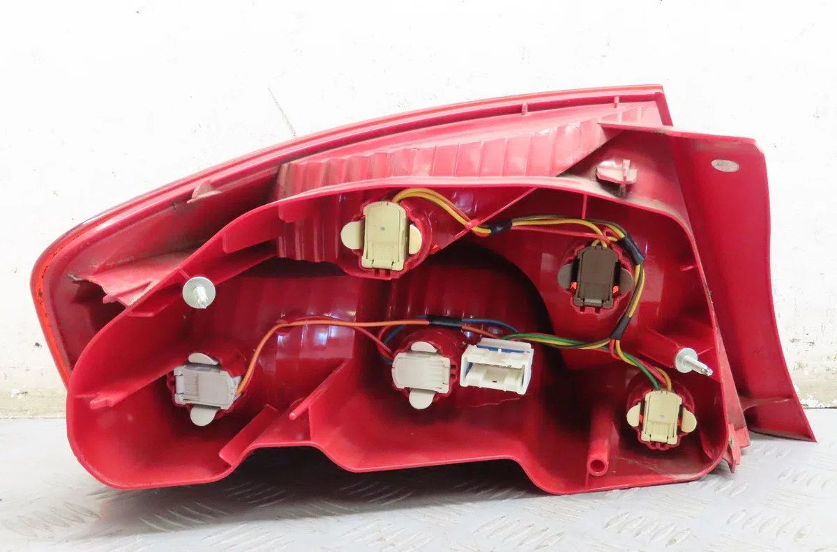 Feu arrière droit Peugeot 407 (6D_) 1.6 hdi 110 (6d9hzc, 6d9hyc) (2004-2010) occasion