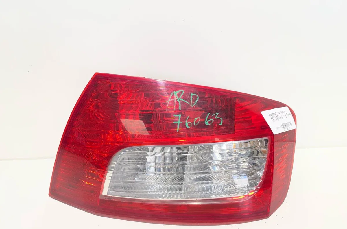 Feu arrière droit Peugeot 407 (6D_) 1.6 hdi 110 (6d9hzc, 6d9hyc) (2004-2010) occasion