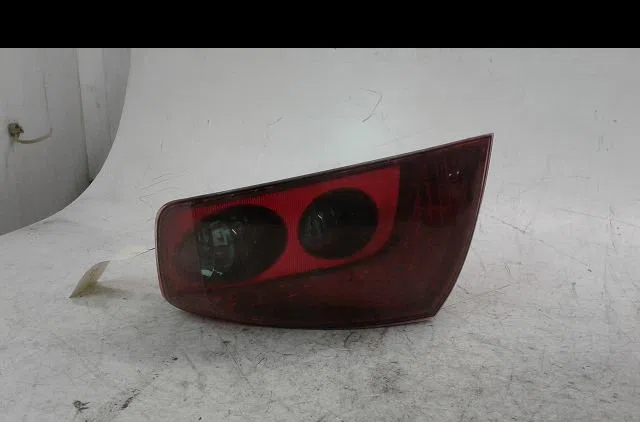 Feu arrière droit Peugeot 407 (6D_) 2.0 hdi 135 (6drhrh, 6drhre, 6drhrg, 6drhrj) (2004-2010) 4 portes occasion