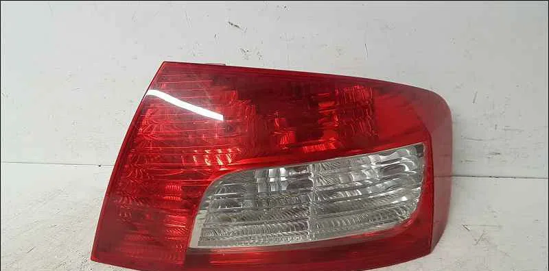 Feu arrière droit PEUGEOT 407 occasion