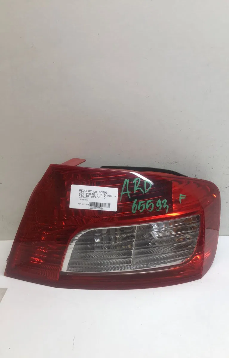 Feu arrière droit PEUGEOT 407 PHASE 1 occasion