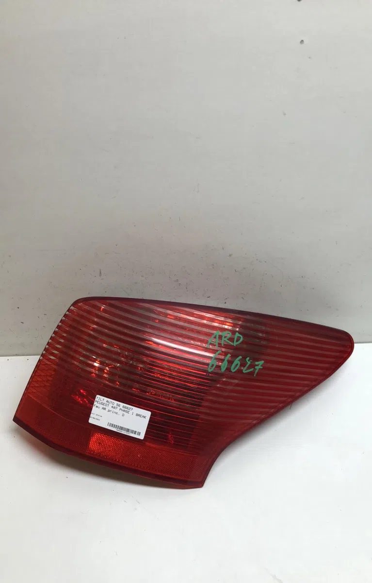 Feu arrière droit Peugeot 407 SW (6E_) 2.0 hdi 135 (2004-2010) occasion