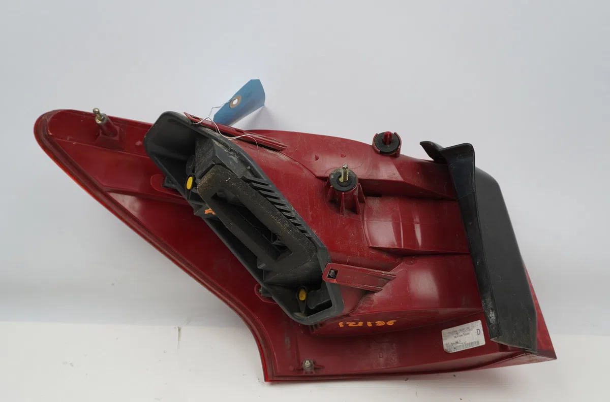 Feu arrière droit Peugeot 407 SW (6E_) 2.2 (2004-2005) occasion