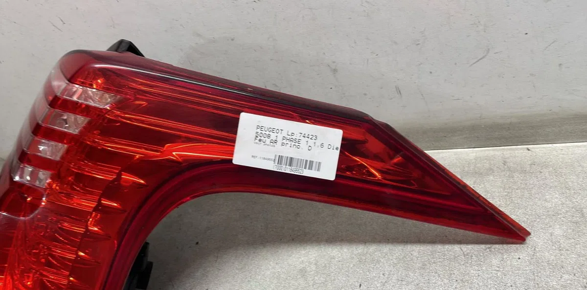 Feu arrière droit Peugeot 5008 (0U_, 0E_) 1.6 hdi (2010-2017) occasion