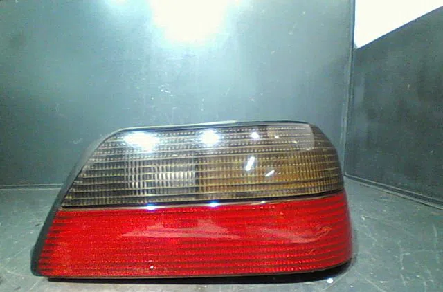 Feu arrière droit Peugeot 605 (6B) 2.0 turbo (1992-1999) occasion