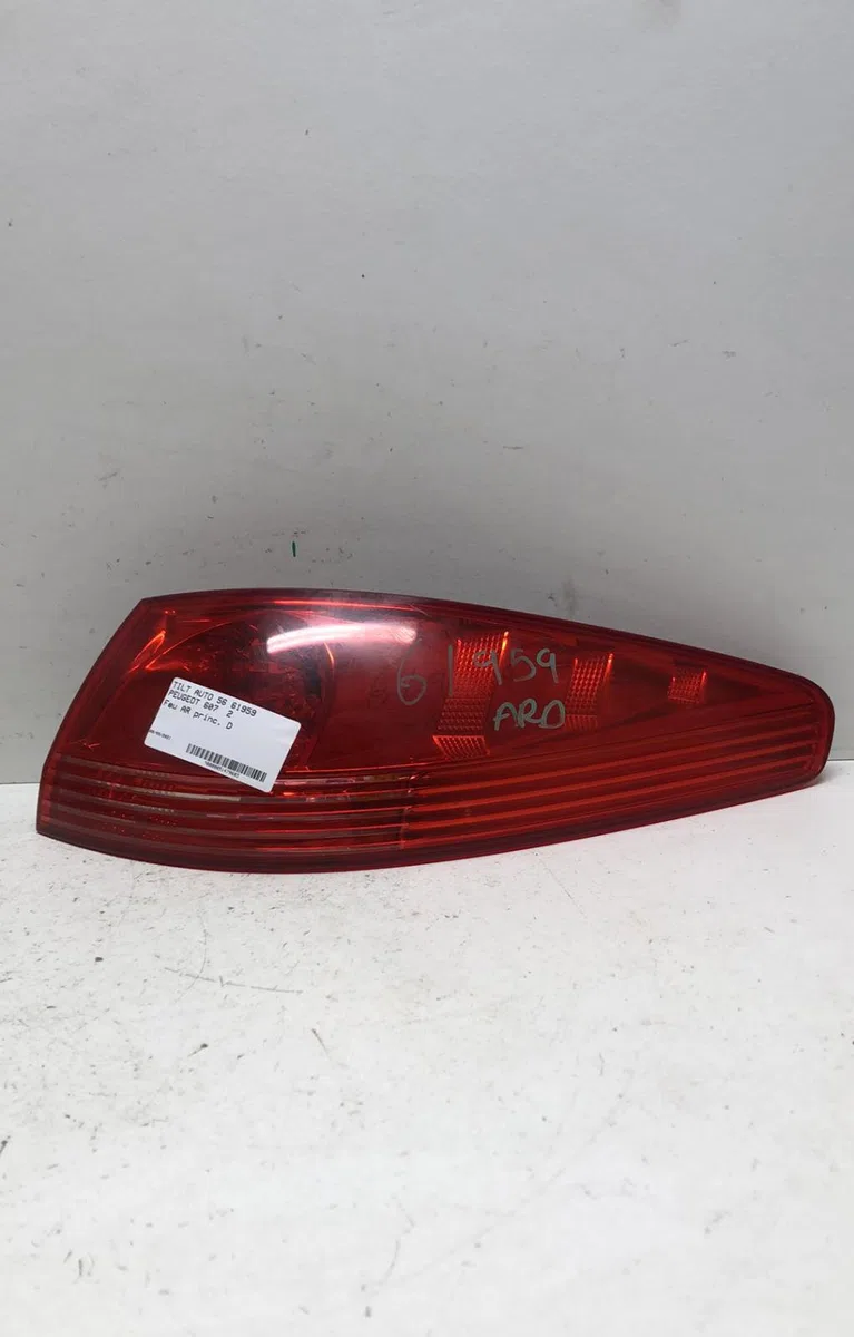 Feu arrière droit Peugeot 607 (9D, 9U) 2.0 hdi (2005-2011) occasion
