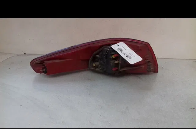 Feu arrière droit Peugeot 607 (9D, 9U) 2.2 hdi (2000-2006) occasion