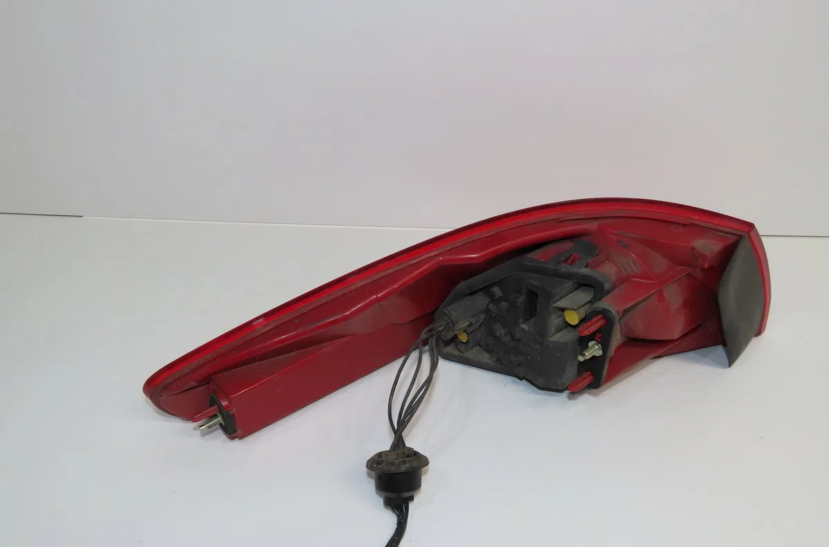 Feu arrière droit Peugeot 607 (9D, 9U) 2.2 hdi (2000-2006) occasion