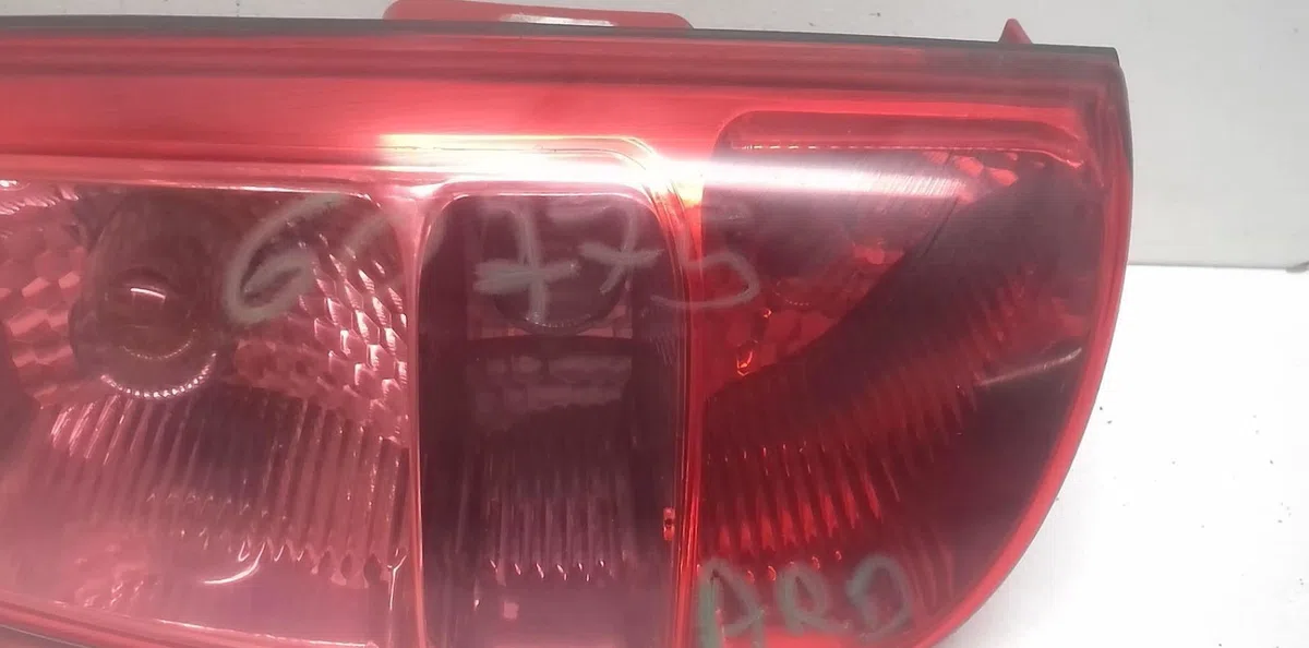 Feu arrière droit Peugeot 807 (EB_) 3.0 v6 (2002) occasion
