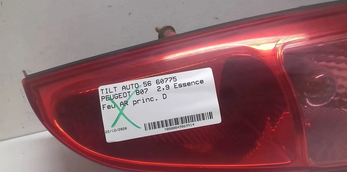 Feu arrière droit Peugeot 807 (EB_) 3.0 v6 (2002) occasion