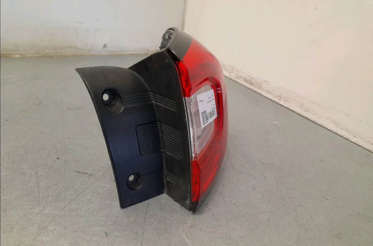 Feu arrière droit RENAULT CAPTUR  1.5 DCI 110ch occasion