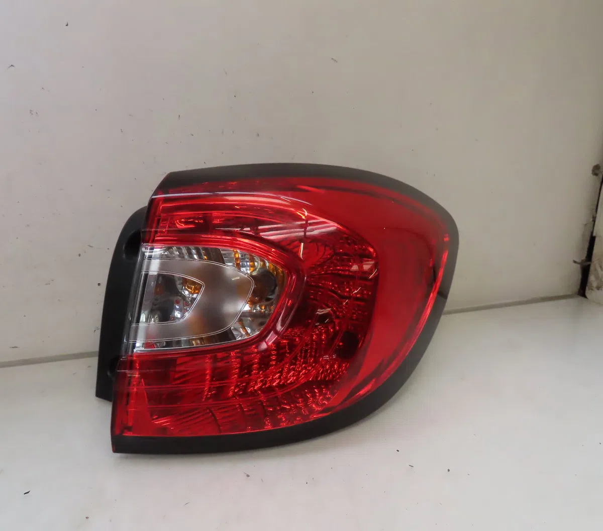 Feu arrière droit RENAULT CAPTUR occasion