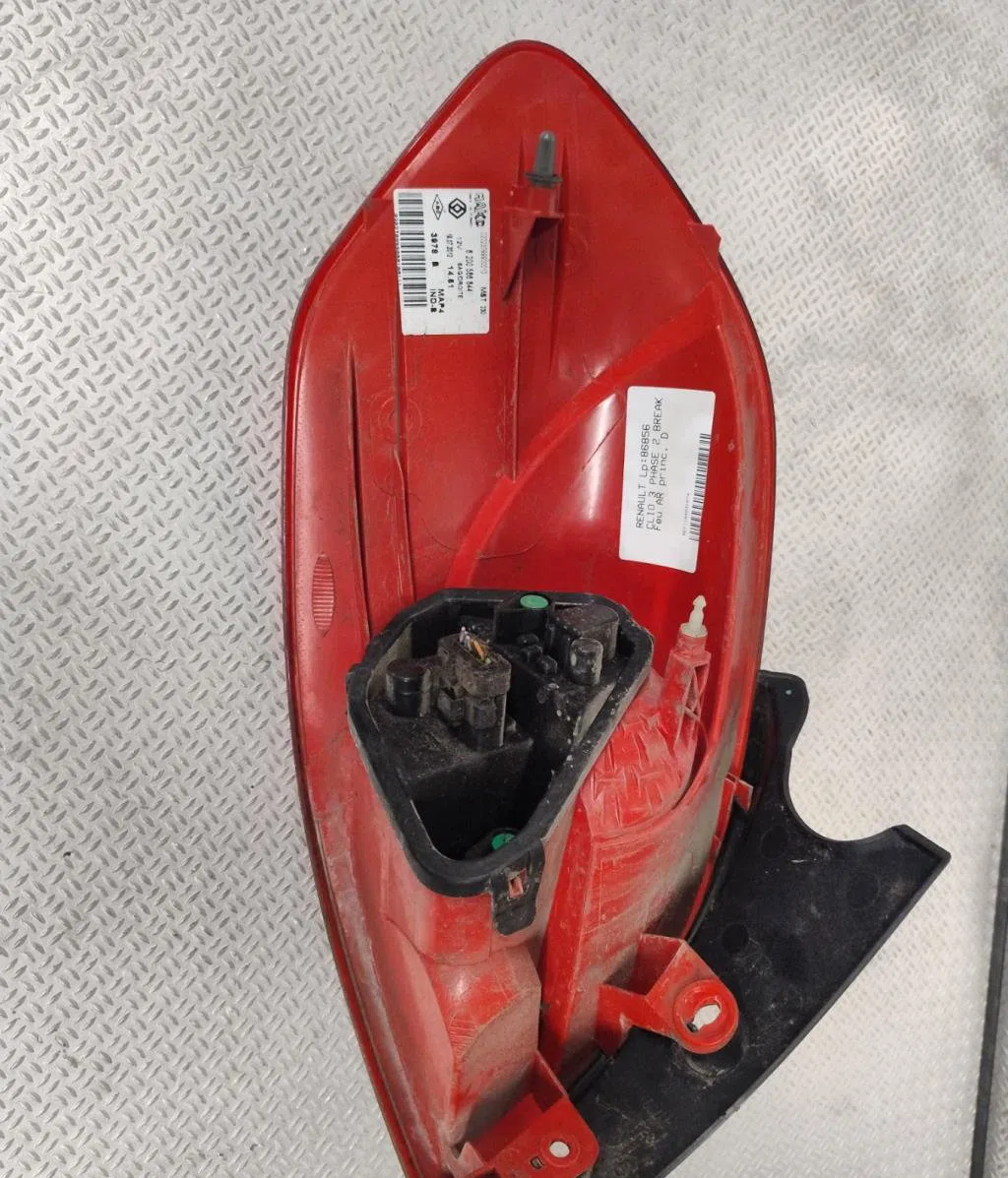 Feu arrière droit RENAULT CLIO 3  CLIO 3 PHASE 2 BREAK occasion