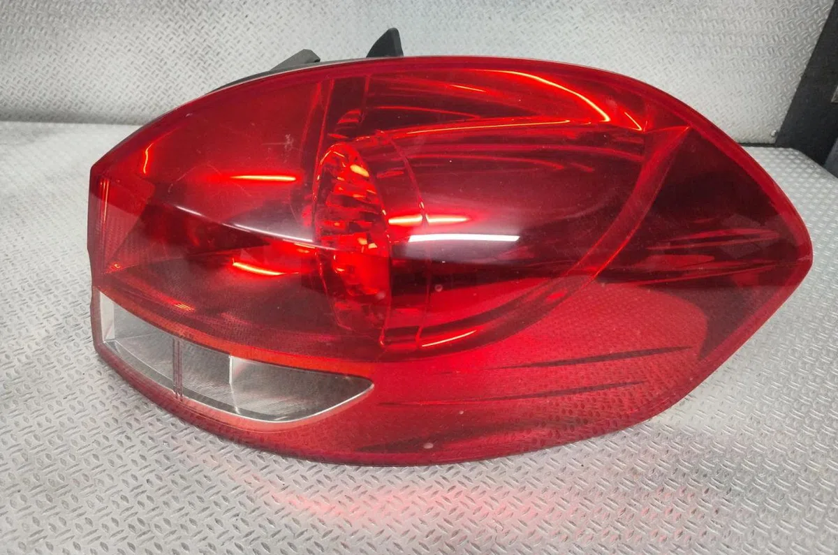 Feu arrière droit RENAULT CLIO 3  CLIO 3 PHASE 2 BREAK occasion
