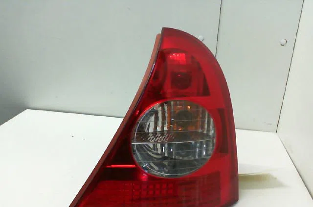 Feu arrière droit RENAULT CLIO II  1.2 16v occasion