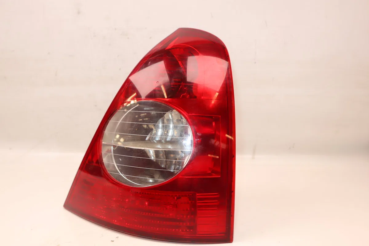 Feu arrière droit RENAULT CLIO II  1.5DCI 100ch occasion