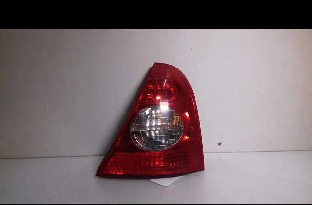 Feu arrière droit Renault CLIO II (BB_, CB_) 1.2 16v (bb05, bb0w, bb11, bb27, bb2t, bb2u, bb2v, cb05,... (2001-2016) 3 p