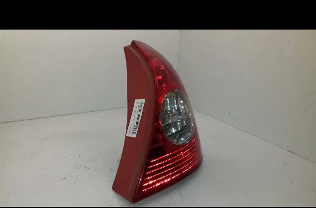 Feu arrière droit Renault CLIO II (BB_, CB_) 1.2 16v (bb05, bb0w, bb11, bb27, bb2t, bb2u, bb2v, cb05,... (2001-2016) 3 p