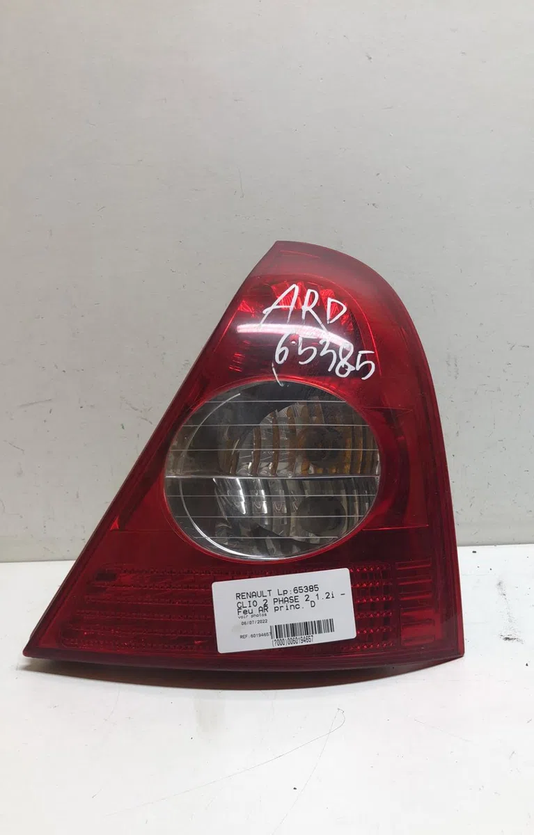 Feu arrière droit Renault CLIO II (BB_, CB_) 1.2 (bb0a, bb0f, bb10, bb1k, bb28, bb2d, bb2h, cb0a,... (1998-2010) 5 porte