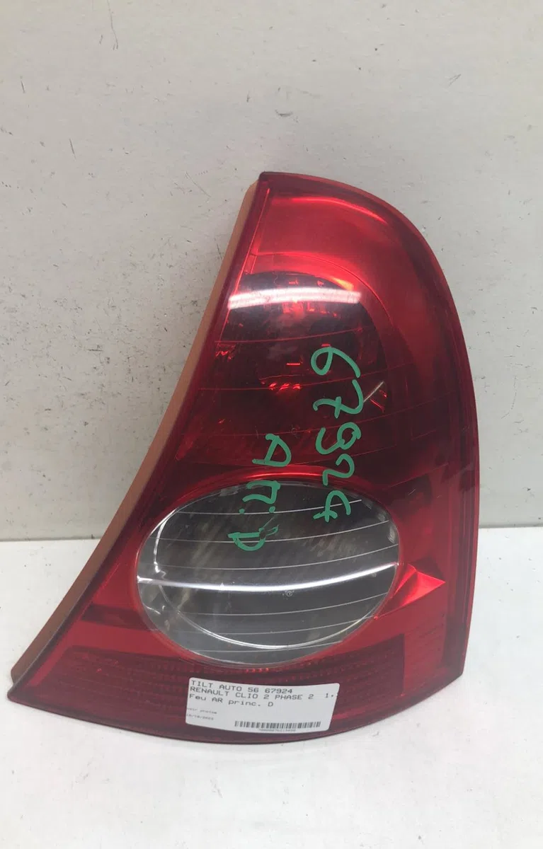 Feu arrière droit Renault CLIO II (BB_, CB_) 1.2 (bb0a, bb0f, bb10, bb1k, bb28, bb2d, bb2h, cb0a,... (1998-2010) 5 porte