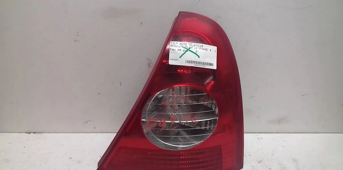 Feu arrière droit Renault CLIO II (BB_, CB_) 1.2 lpg (1998-2009) occasion