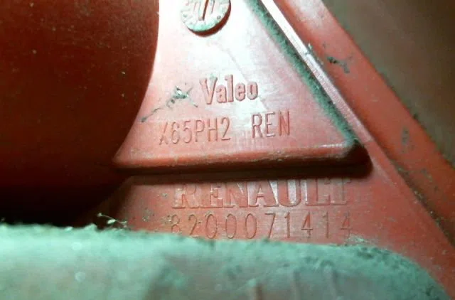 Feu arrière droit Renault CLIO II (BB_, CB_) 1.5 dci (b-cb07) (2001-2009) 3 portes occasion