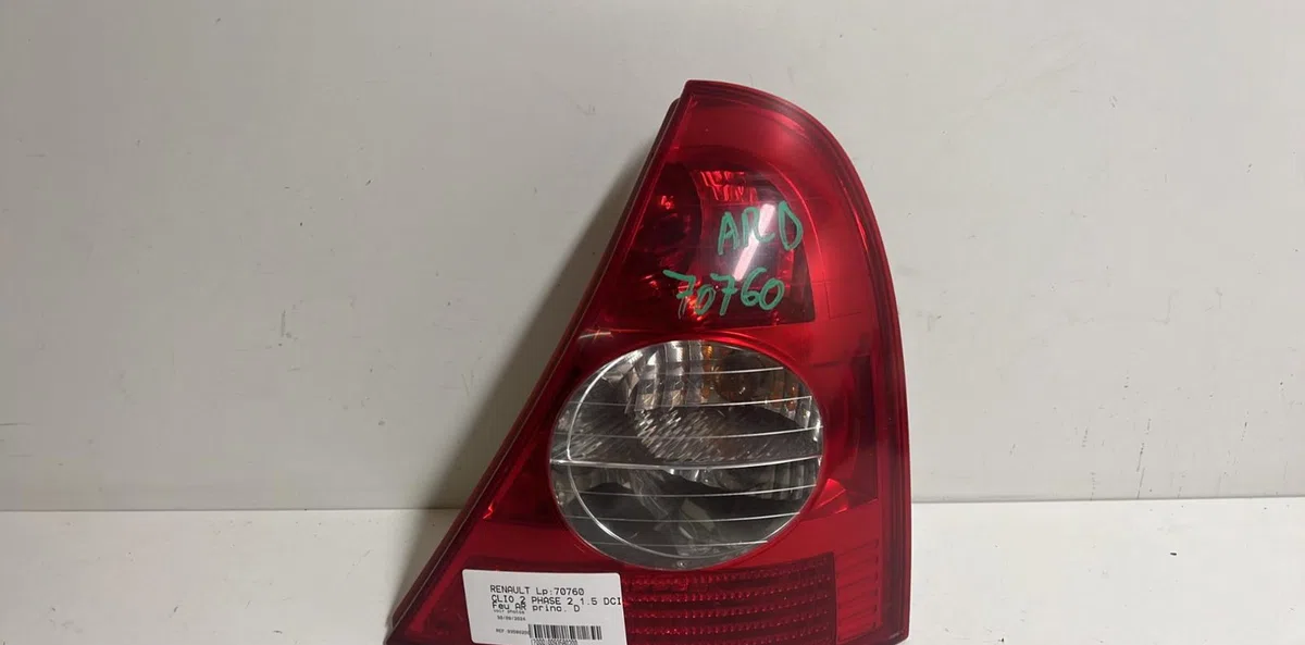 Feu arrière droit Renault CLIO II (BB_, CB_) 1.5 dci (b-cb08) (2001-2005) 5 portes occasion