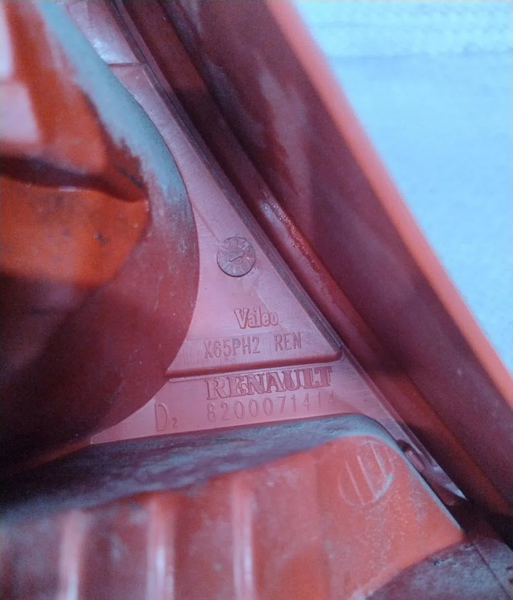 Feu arrière droit Renault CLIO II (BB_, CB_) 1.5 dci (b-cb3m) (2005-2010) 3 portes occasion