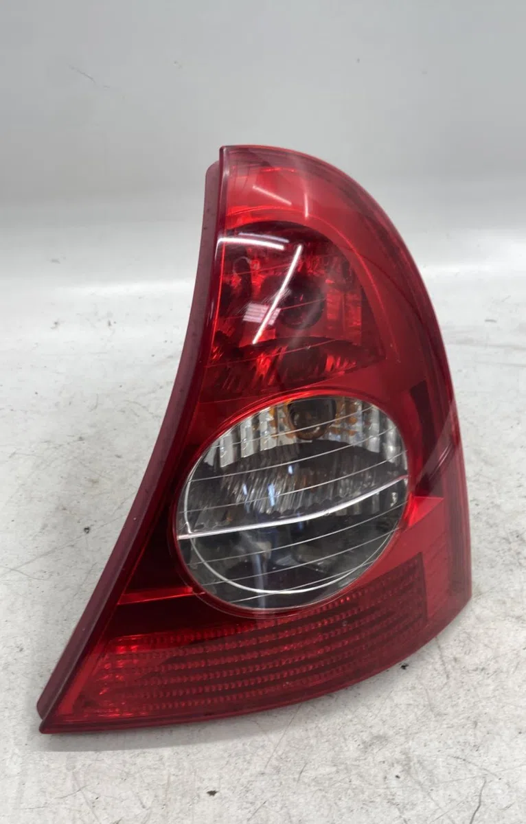 Feu arrière droit Renault CLIO II (BB_, CB_) 1.5 dci (b-cb3m) (2005-2010) 3 portes occasion