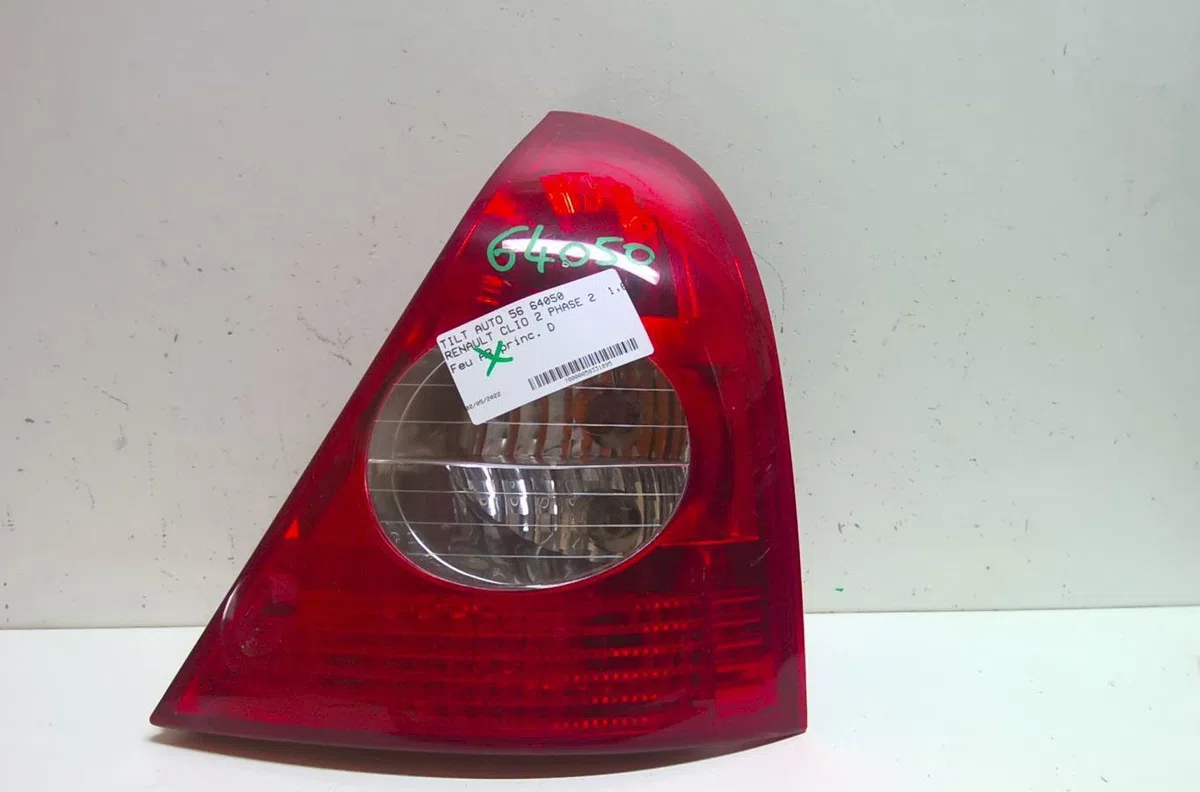 Feu arrière droit Renault CLIO II (BB_, CB_) 1.6 16v (bb01, bb0h, bb0t, bb14, bb1d, bb1r, bb2kl, bb3g... (1998-2005) occ