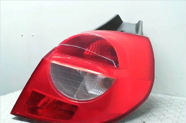 Feu arrière droit RENAULT CLIO III  1.5 DCI 105ch occasion
