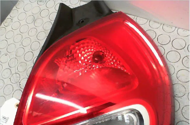 Feu arrière droit RENAULT CLIO III  1.5 DCI 75ch occasion