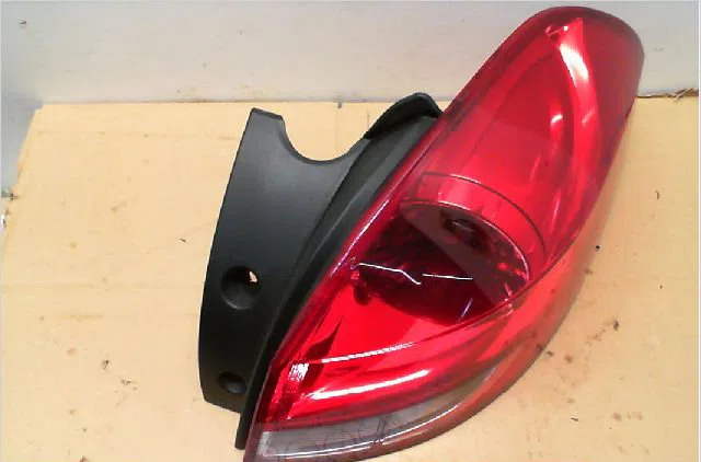 Feu arrière droit RENAULT CLIO III  1.5 DCI 85ch occasion