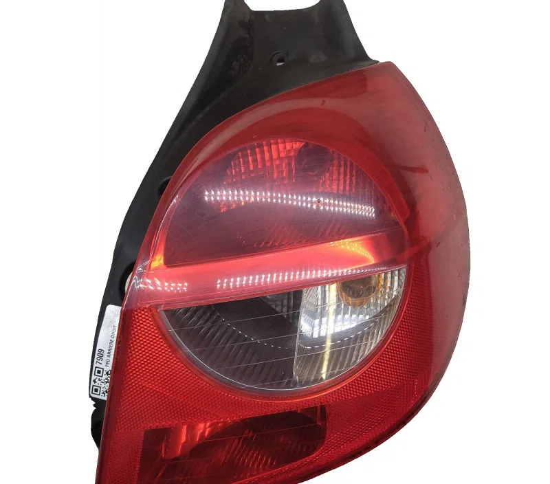 FEU ARRIERE DROIT RENAULT CLIO III 8200886946