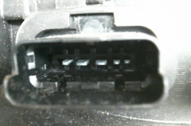 Feu arrière droit Renault CLIO III (BR0-1, CR0-1) 1.2 16v (br02, br0j, br11, cr02, cr0j, cr11) (2005-2014) 5 portes occa
