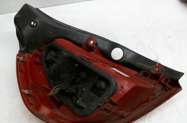 Feu arrière droit Renault CLIO III (BR0-1, CR0-1) 1.5 dci (2010-2014) 5 portes occasion