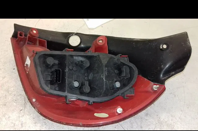 Feu arrière droit Renault CLIO III (BR0-1, CR0-1) 1.5 dci (br17, cr17) (2005-2012) 5 portes occasion
