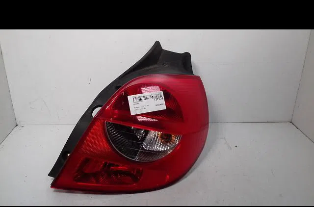 Feu arrière droit Renault CLIO III (BR0-1, CR0-1) 1.5 dci (c-br0g, c-br1g) (2005-2012) 5 portes occasion