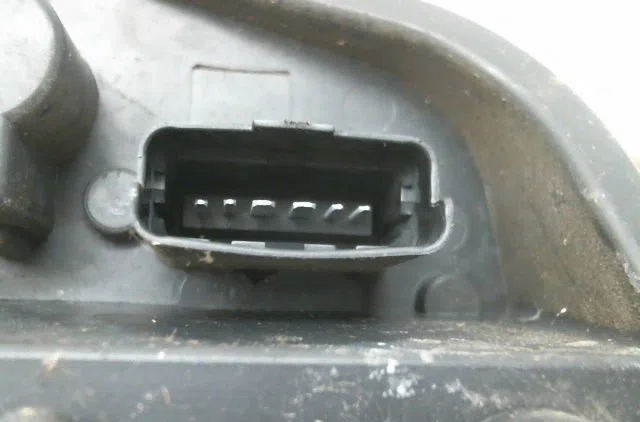 Feu arrière droit Renault CLIO III (BR0-1, CR0-1) 1.6 16v (br05, br0b, br0y, br15, br1j, br1m, br1y, cr0b,... (2005-2014