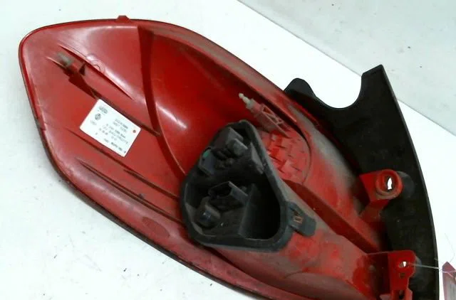 Feu arrière droit Renault CLIO III Grandtour (KR0-1_) 1.5 dci (kr0f) (2007-2012) 5 portes occasion