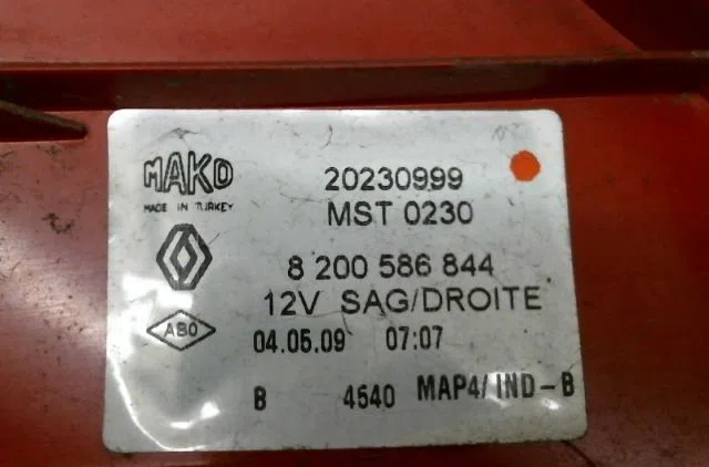 Feu arrière droit Renault CLIO III Grandtour (KR0-1_) 1.5 dci (kr0f) (2007-2012) 5 portes occasion