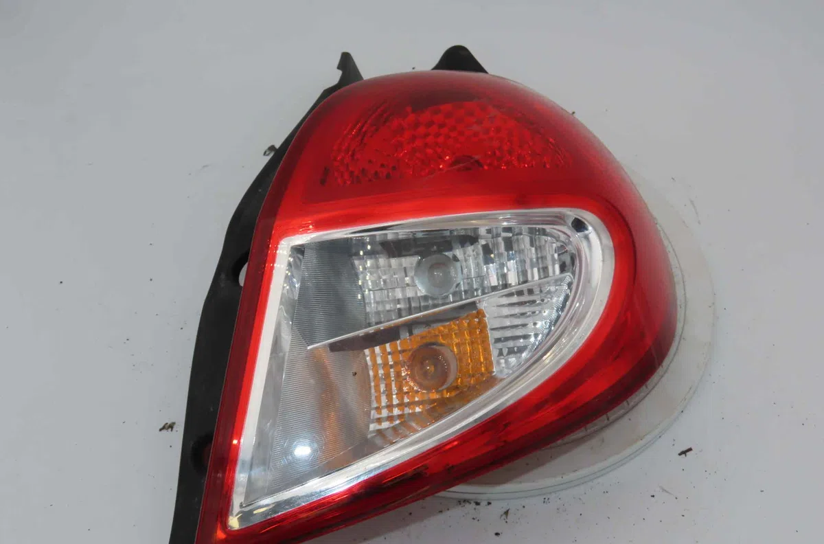 Feu arrière droit RENAULT CLIO III occasion