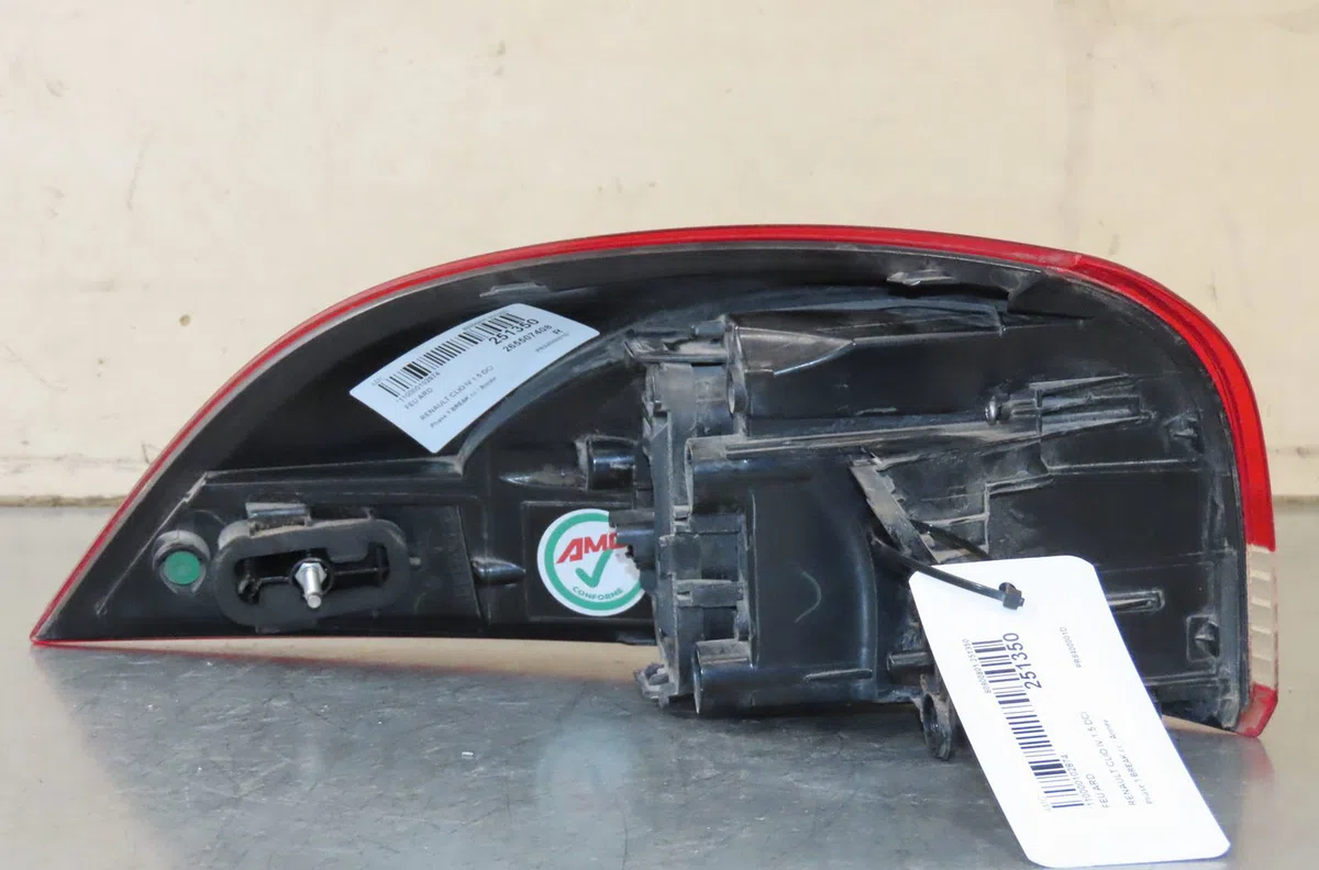 Feu arrière droit RENAULT CLIO IV  1.5 DCI 90ch occasion