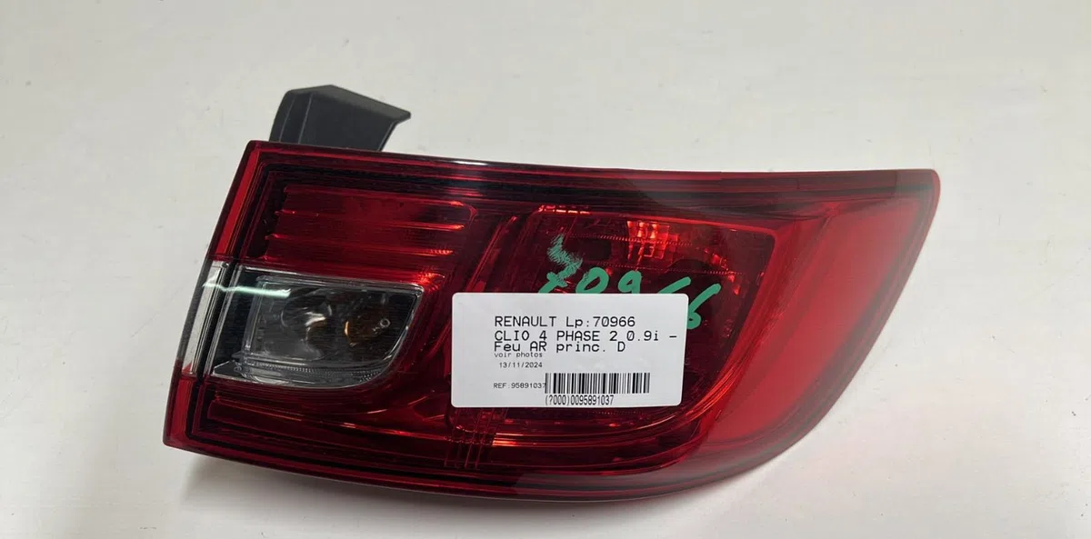 Feu arrière droit Renault CLIO IV (BH_) 0.9 tce 75 (bhnp) (2018) occasion