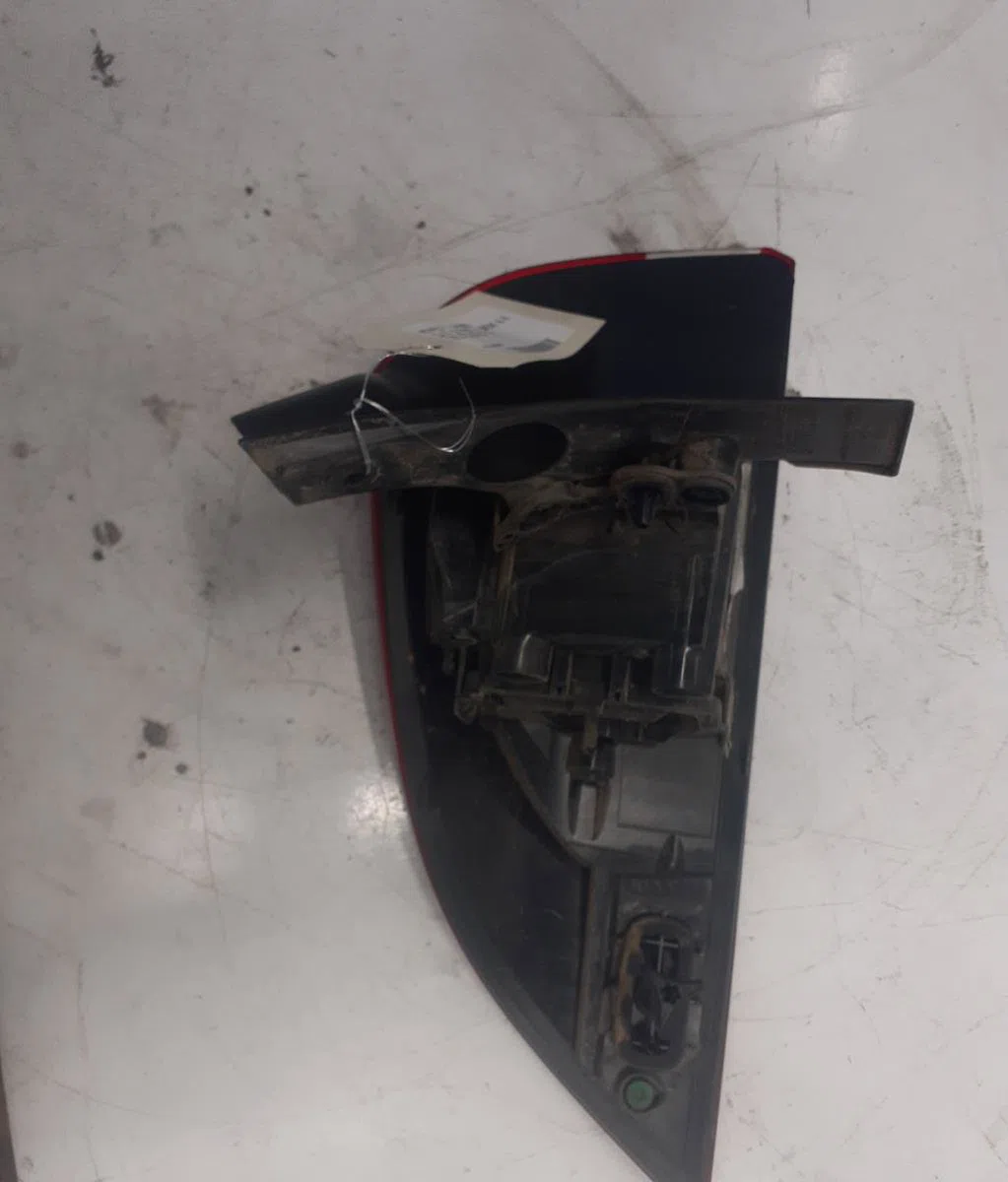 Feu arrière droit Renault CLIO IV Grandtour (KH_) 0.9 tce 90 (2013) occasion