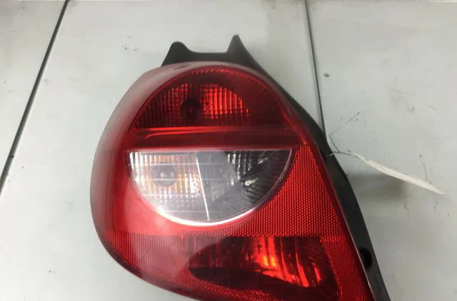 Feu arrière droit RENAULT CLIO occasion
